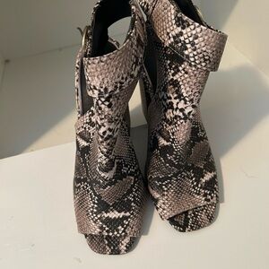Qupid Faux Snakeskin Open-Toe Women's Shoes
